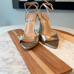 Steve Madden Metallic Champagne Gold Heels
